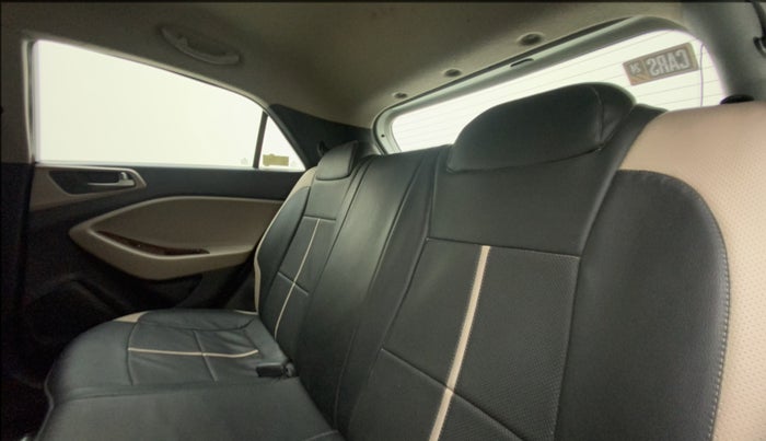 2015 Hyundai Elite i20 SPORTZ 1.2, Petrol, Manual, 36,594 km, Right Side Rear Door Cabin
