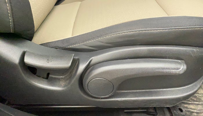 2015 Hyundai Elite i20 SPORTZ 1.2, Petrol, Manual, 40,060 km, Driver Side Adjustment Panel