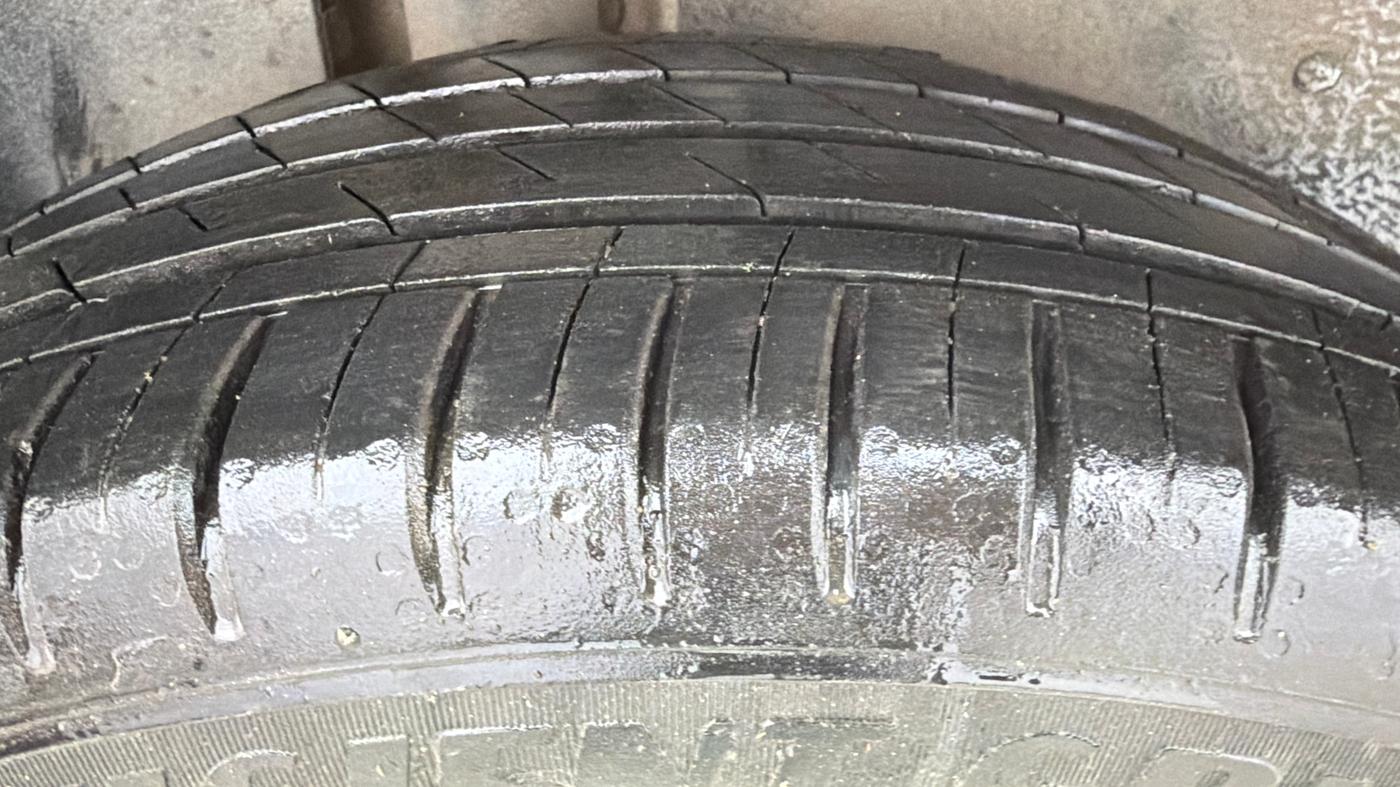 2023 MG HECTOR SHARP PRO 1.5 PETROL TURBO CVT PETROL, Petrol, Automatic, 34,830 km, Right Rear Tyre Tread