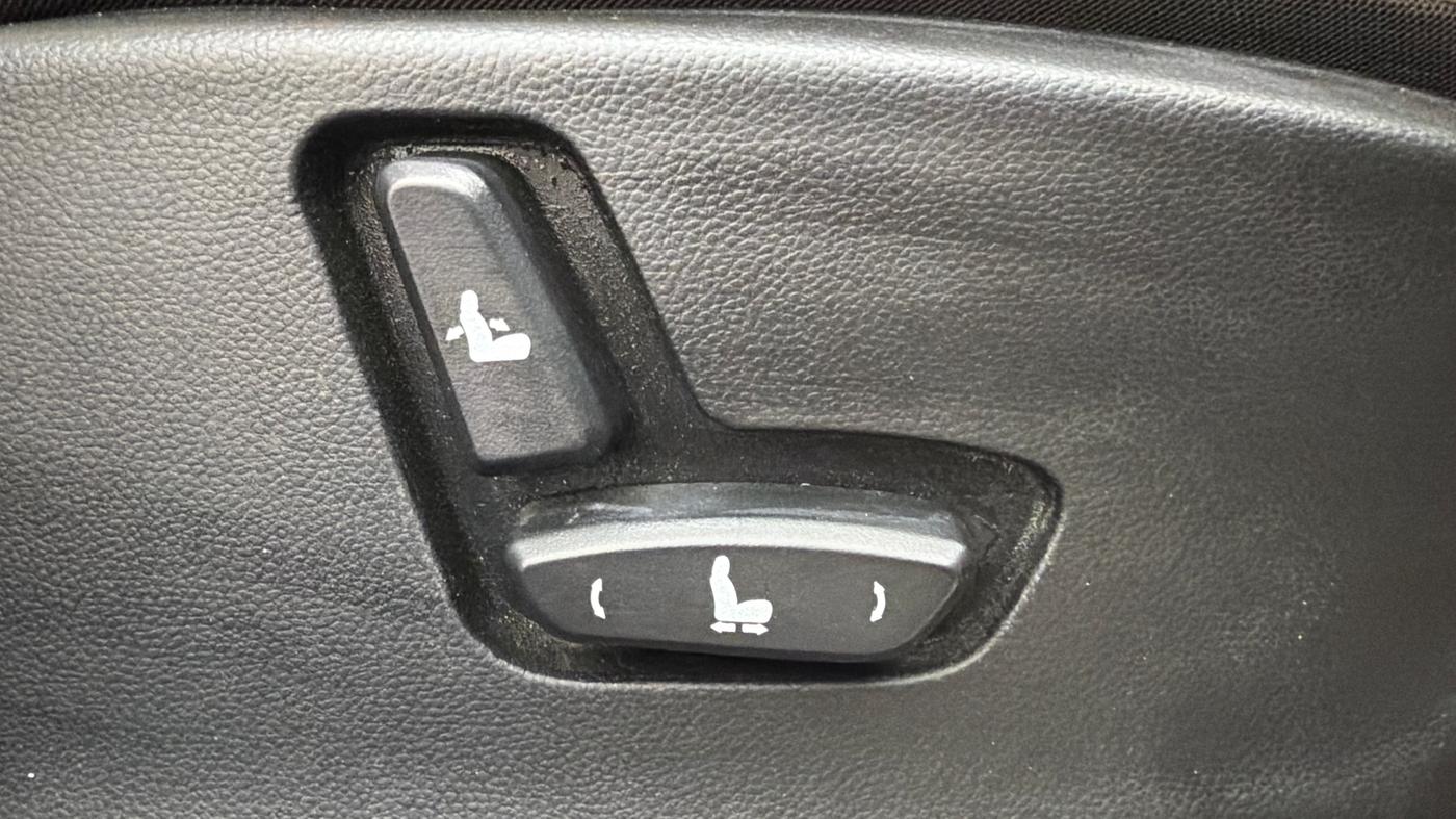 2023 MG HECTOR SHARP PRO 1.5 PETROL TURBO CVT PETROL, Petrol, Automatic, 34,830 km, Driver Side Adjustment Panel