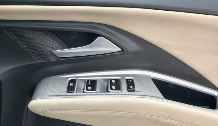 2023 MG HECTOR SHARP PRO 1.5 PETROL TURBO CVT PETROL, Petrol, Automatic, 34,830 km, Driver Side Door Panels Control