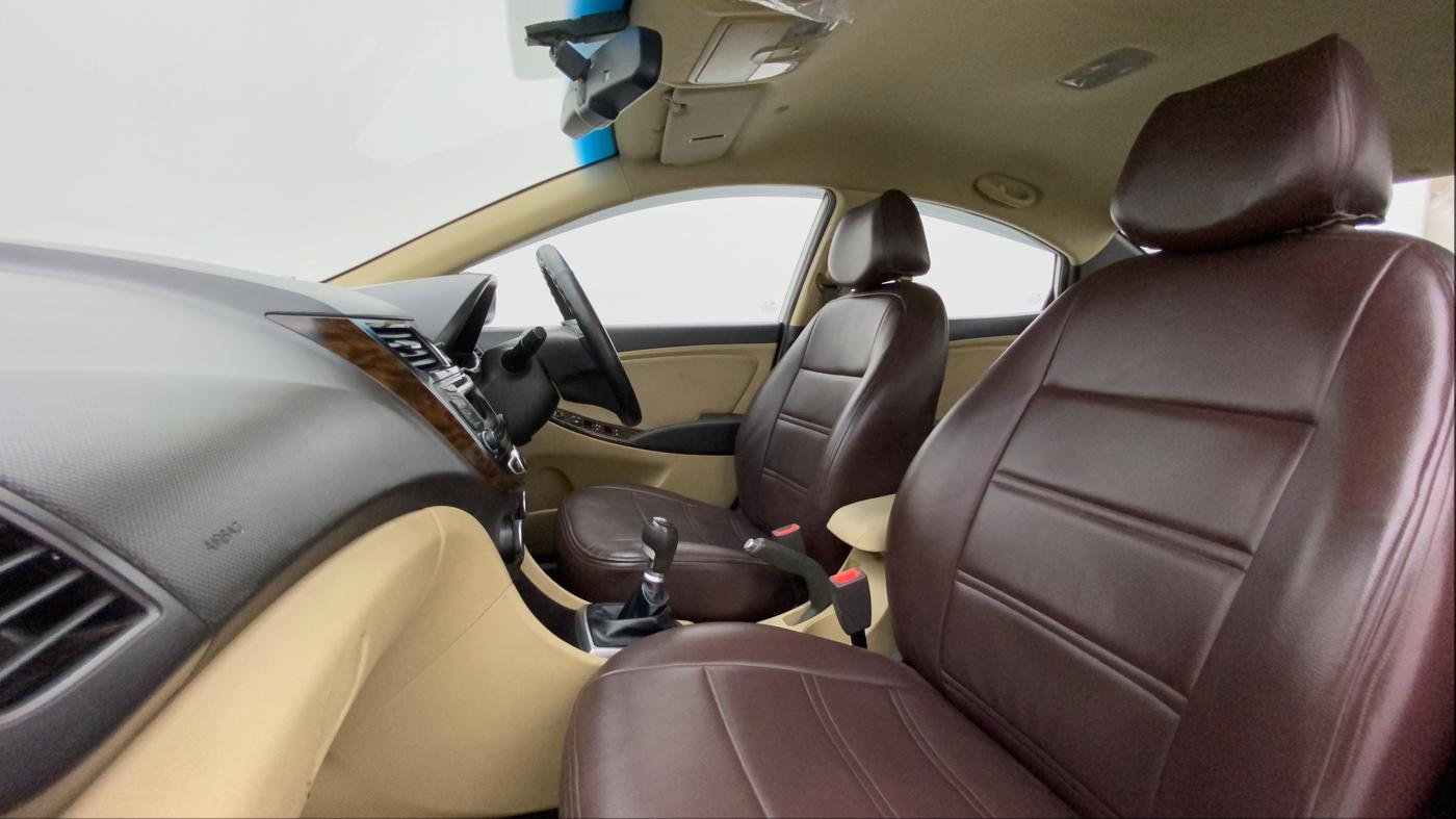 2015 Hyundai Verna FLUIDIC 4S 1.6 VTVT S(O), Petrol, Manual, 35,276 km, Right Side Front Door Cabin