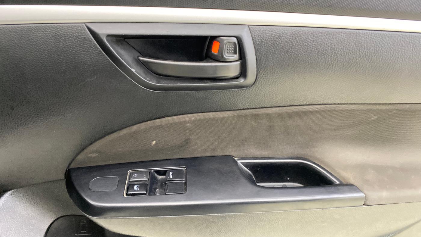 2016 Maruti Swift LXI, Petrol, Manual, 52,031 km, Driver Side Door Panels Control
