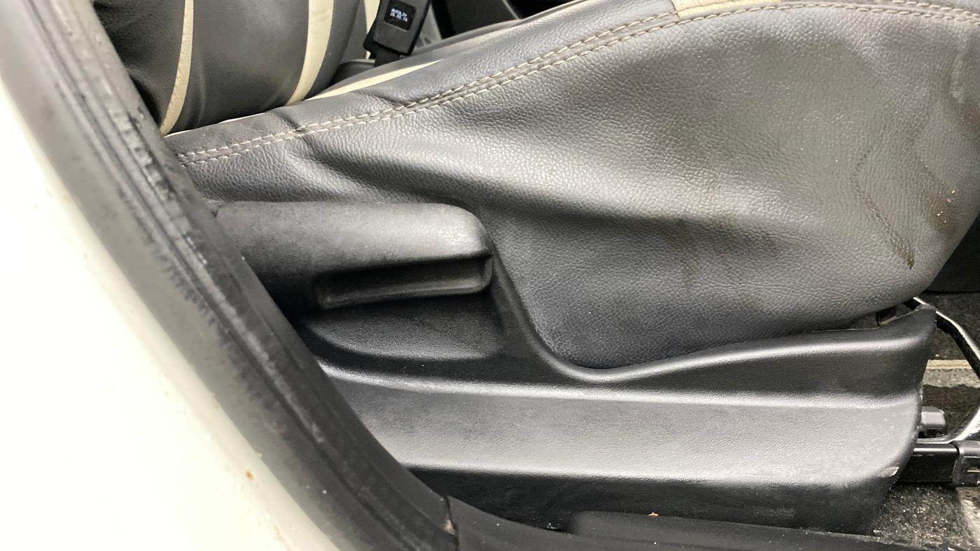 2016 Maruti Swift LXI, Petrol, Manual, 52,031 km, Driver Side Adjustment Panel