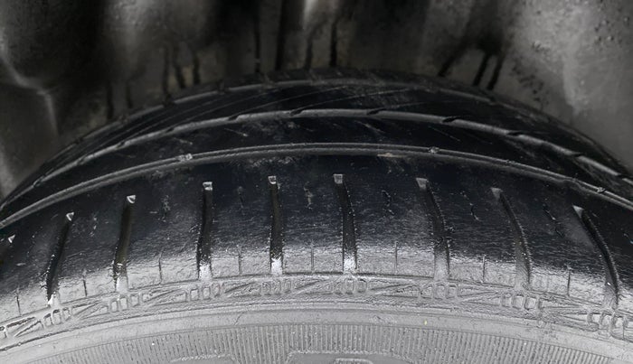2016 Volkswagen Ameo HIGHLINE 1.2, Petrol, Manual, 56,952 km, Right Rear Tyre Tread