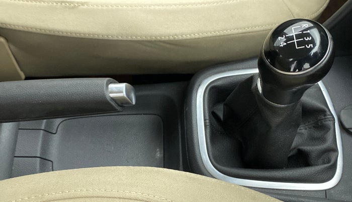 2016 Volkswagen Ameo HIGHLINE 1.2, Petrol, Manual, 56,952 km, Gear Lever