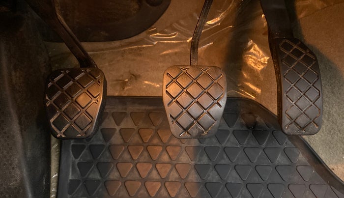 2016 Volkswagen Ameo HIGHLINE 1.2, Petrol, Manual, 56,952 km, Pedals