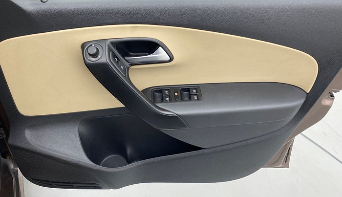 2016 Volkswagen Ameo HIGHLINE 1.2, Petrol, Manual, 56,952 km, Driver Side Door Panels Control