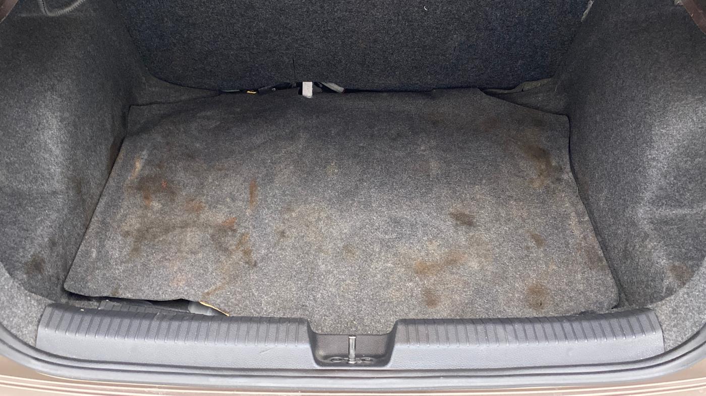 2016 Volkswagen Ameo HIGHLINE 1.2, Petrol, Manual, 56,952 km, Boot Inside