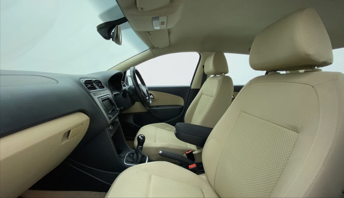 2016 Volkswagen Ameo HIGHLINE 1.2, Petrol, Manual, 56,952 km, Right Side Front Door Cabin