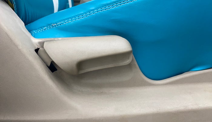 2015 Maruti Ertiga VXI, Petrol, Manual, 71,844 km, Driver Side Adjustment Panel