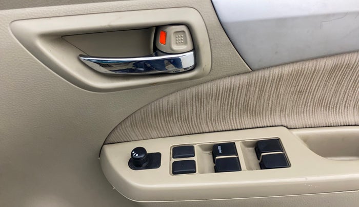 2015 Maruti Ertiga VXI, Petrol, Manual, 71,844 km, Driver Side Door Panels Control