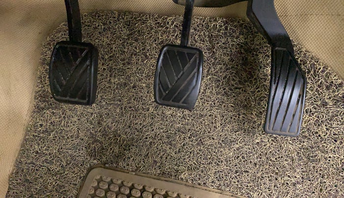 2017 Maruti Ertiga VXI, Petrol, Manual, 83,493 km, Pedals