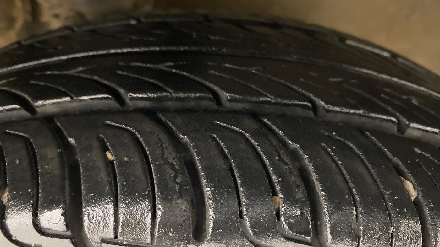 2014 Maruti Alto K10 VXI P, Petrol, Manual, 39,097 km, Right Front Tyre Tread