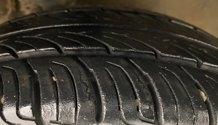 2014 Maruti Alto K10 VXI P, Petrol, Manual, 39,097 km, Right Front Tyre Tread