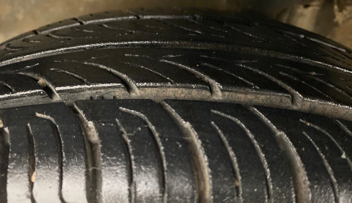 2014 Maruti Alto K10 VXI P, Petrol, Manual, 39,097 km, Left Front Tyre Tread