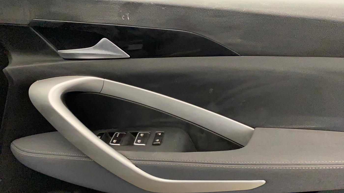 2022 MG HECTOR SHINE 2.0 DIESEL TURBO MT, Diesel, Manual, 38,887 km, Driver Side Door Panels Control