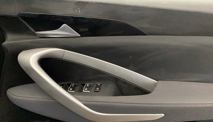 2022 MG HECTOR SHINE 2.0 DIESEL TURBO MT, Diesel, Manual, 36,618 km, Driver Side Door Panels Control