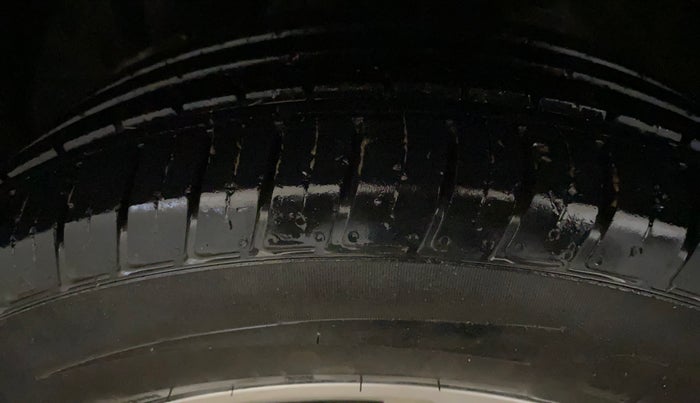 2022 MG HECTOR SHINE 2.0 DIESEL TURBO MT, Diesel, Manual, 36,618 km, Left Front Tyre Tread