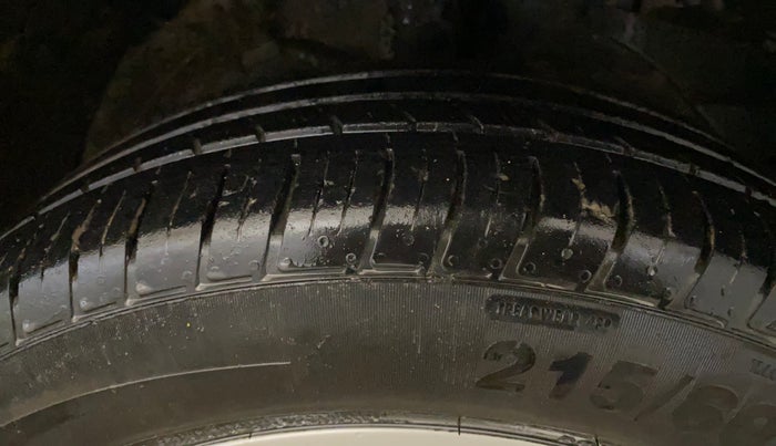 2022 MG HECTOR SHINE 2.0 DIESEL TURBO MT, Diesel, Manual, 36,618 km, Right Front Tyre Tread