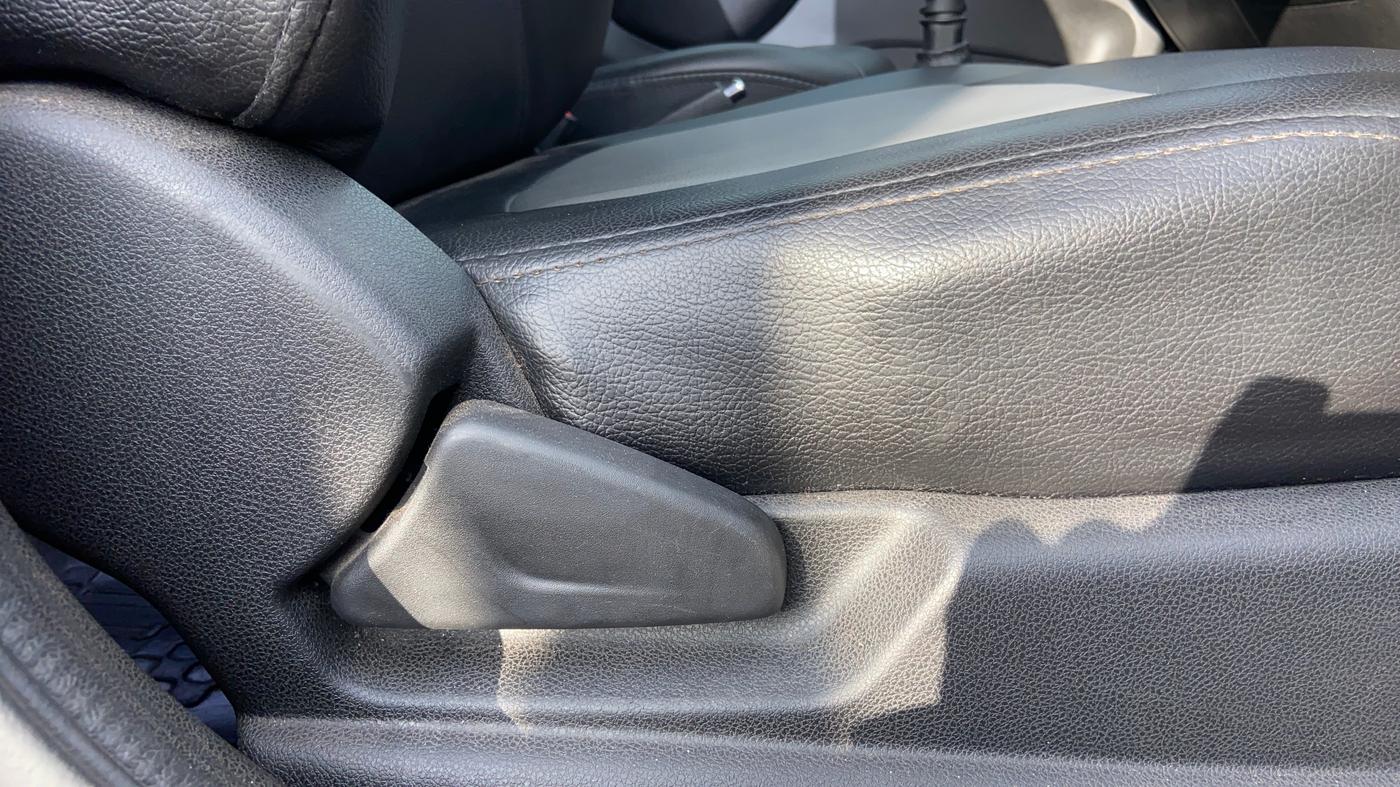 2019 Renault Kwid RXT 1.0 (O), Petrol, Manual, 81,394 km, Driver Side Adjustment Panel