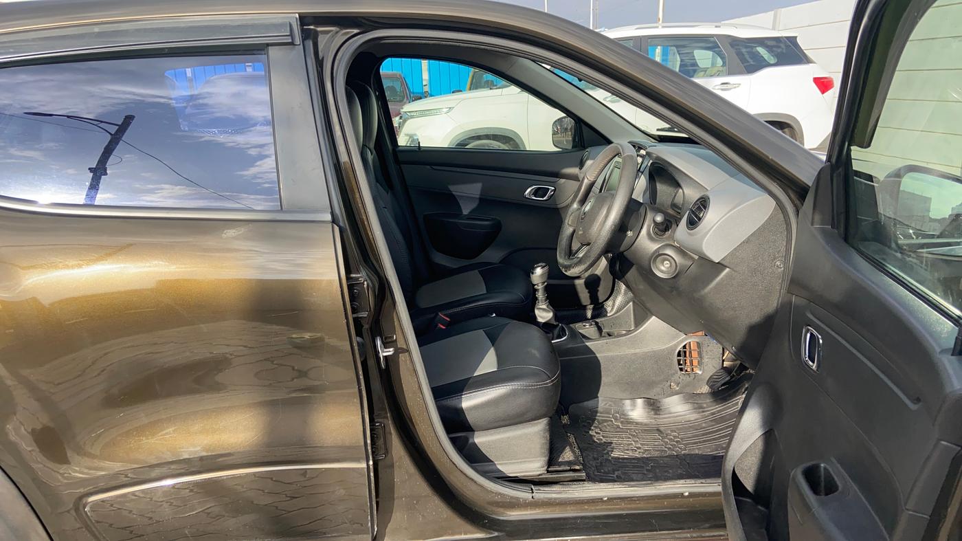 2019 Renault Kwid RXT 1.0 (O), Petrol, Manual, 81,394 km, Driver Side Door Panels Control