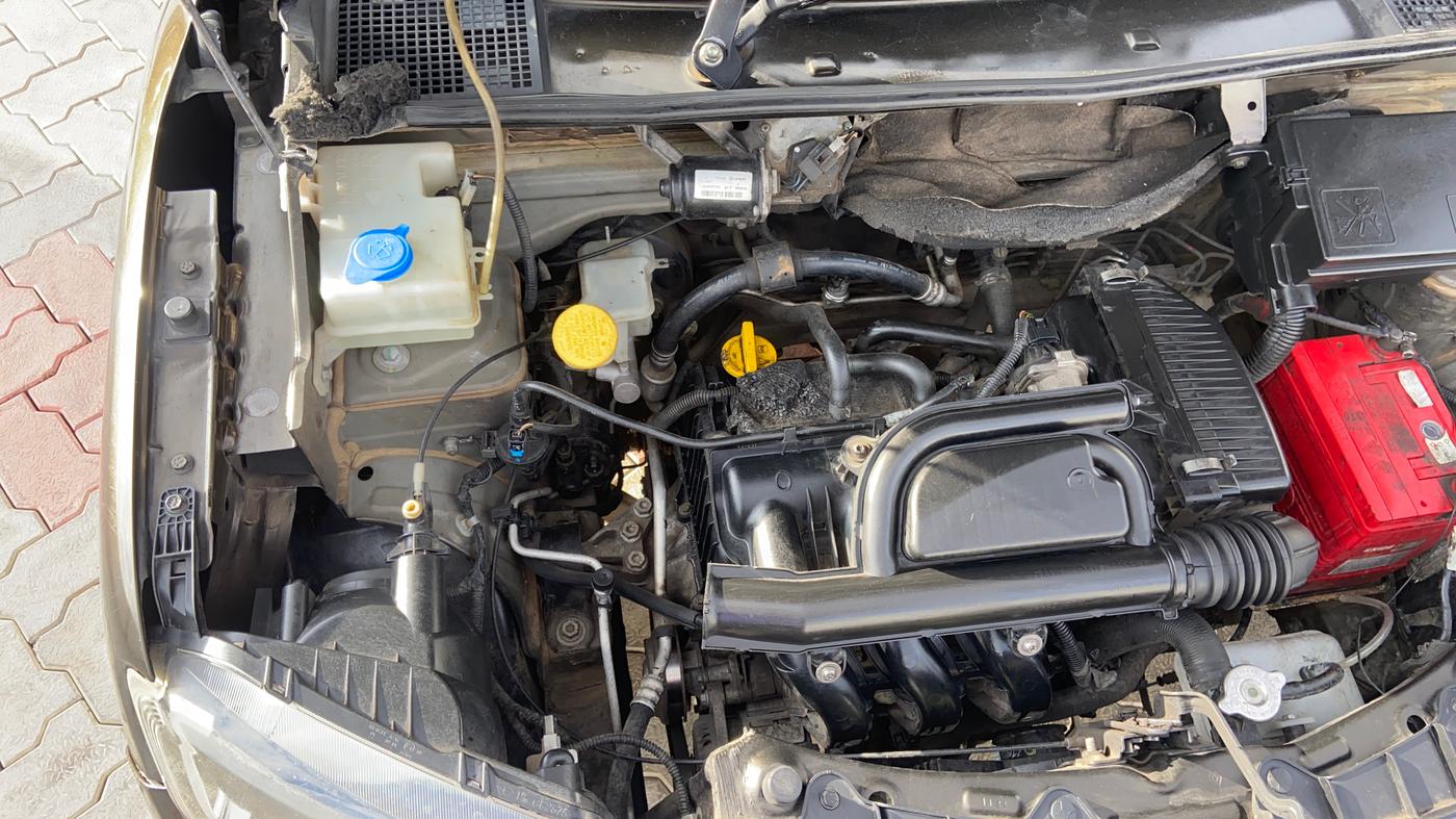 2019 Renault Kwid RXT 1.0 (O), Petrol, Manual, 81,394 km, Engine View - Left