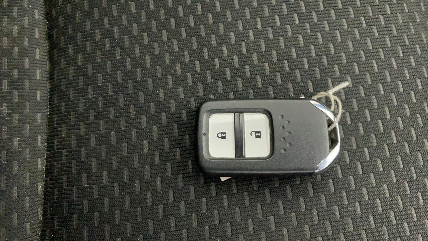2016 Honda BR-V 1.5L I-VTEC V CVT, Petrol, Automatic, 1,03,340 km, Key Close Up