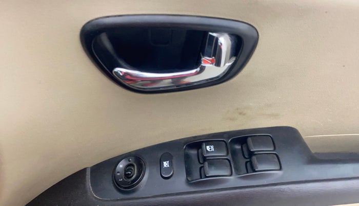 2013 Hyundai i10 MAGNA 1.2, Petrol, Manual, 71,405 km, Driver Side Door Panels Control