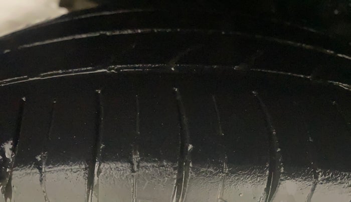 2013 Hyundai i10 MAGNA 1.2, Petrol, Manual, 71,405 km, Left Front Tyre Tread