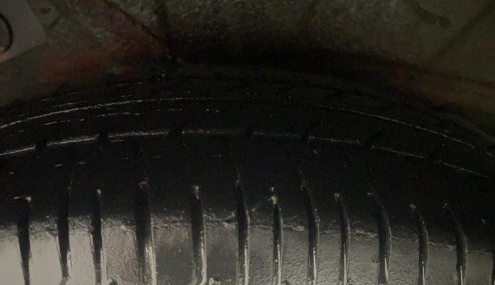 2013 Hyundai i10 MAGNA 1.2, Petrol, Manual, 71,405 km, Right Rear Tyre Tread