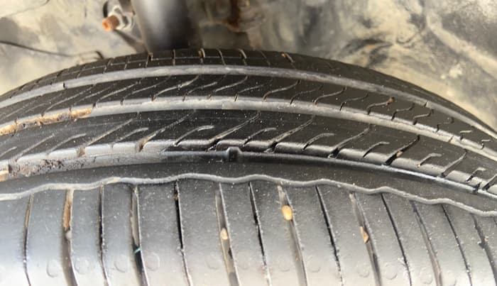 2016 Honda Brio S MT, Petrol, Manual, 71,929 km, Left Front Tyre Tread