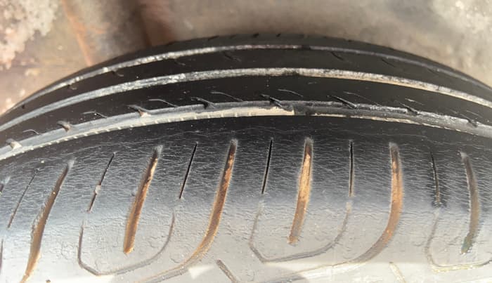 2016 Honda Brio S MT, Petrol, Manual, 71,929 km, Right Rear Tyre Tread