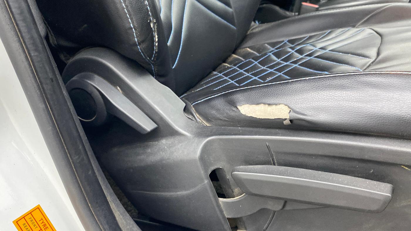 2022 Tata PUNCH CREATIVE  MT, Petrol, Manual, 1,04,764 km, Driver Side Adjustment Panel