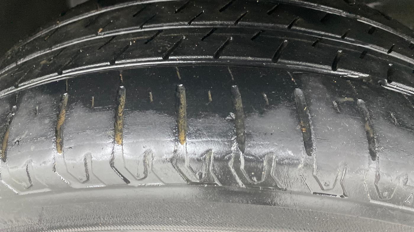 2022 Tata PUNCH CREATIVE  MT, Petrol, Manual, 1,04,764 km, Right Front Tyre Tread