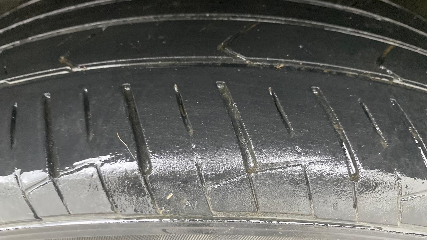 2022 Tata PUNCH CREATIVE  MT, Petrol, Manual, 1,04,764 km, Left Front Tyre Tread