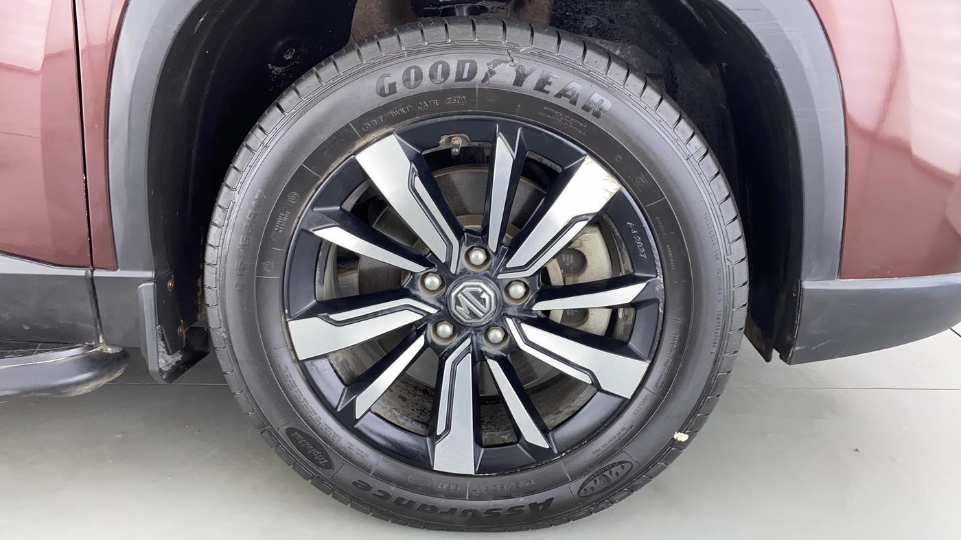 2020 MG HECTOR PLUS SHARP DCT, Petrol, Automatic, 34,287 km, Right Front Wheel