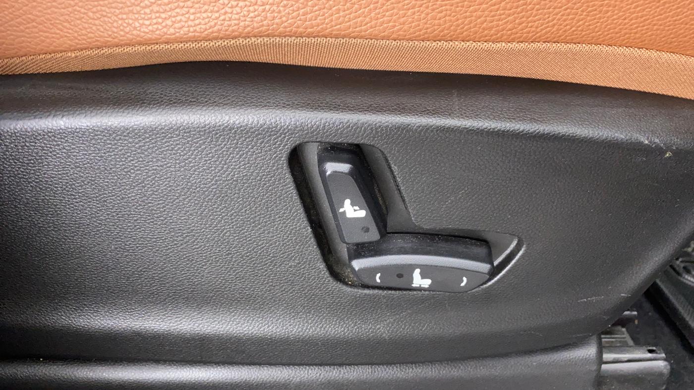 2020 MG HECTOR PLUS SHARP DCT, Petrol, Automatic, 34,287 km, Driver Side Adjustment Panel