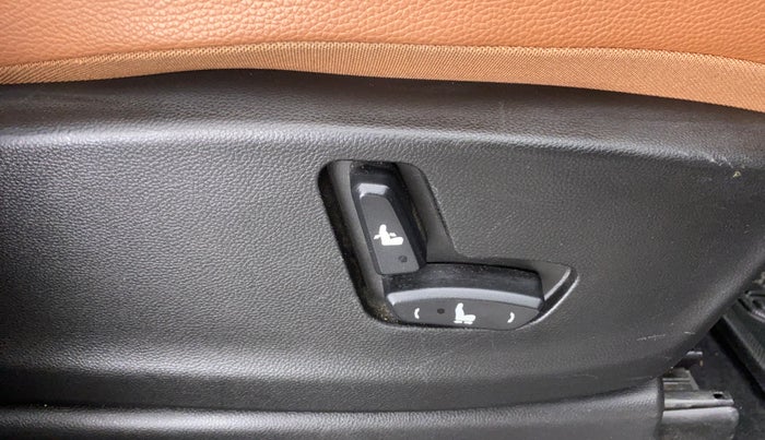 2020 MG HECTOR PLUS SHARP DCT, Petrol, Automatic, 34,287 km, Driver Side Adjustment Panel