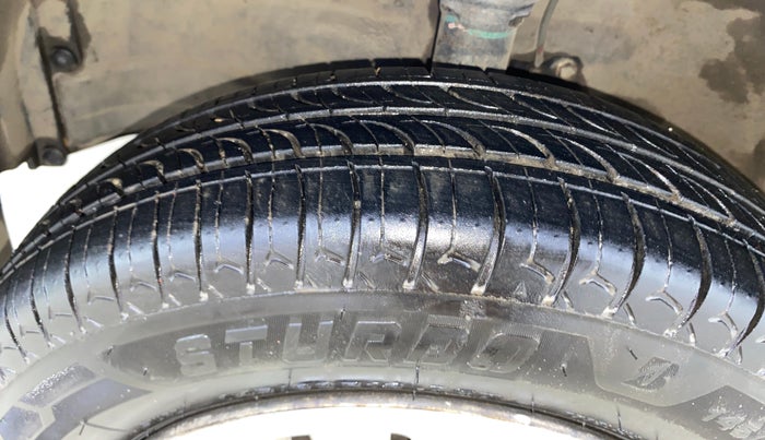 2016 Maruti Wagon R 1.0 LXI CNG, CNG, Manual, 1,06,985 km, Left Front Tyre Tread
