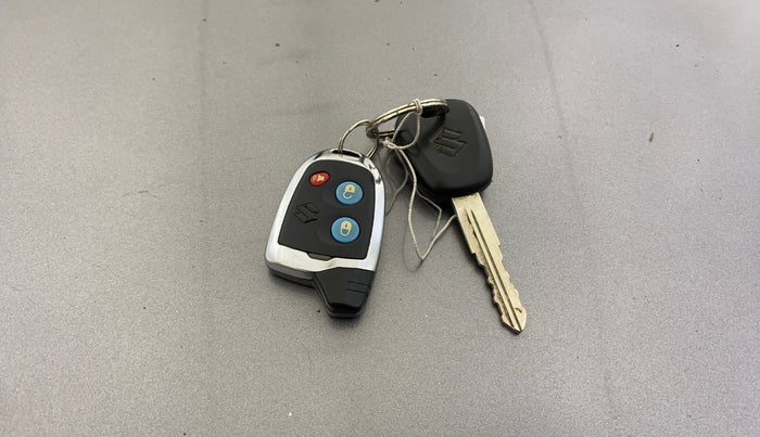 2016 Maruti Wagon R 1.0 LXI CNG, CNG, Manual, 1,06,985 km, Key Close Up