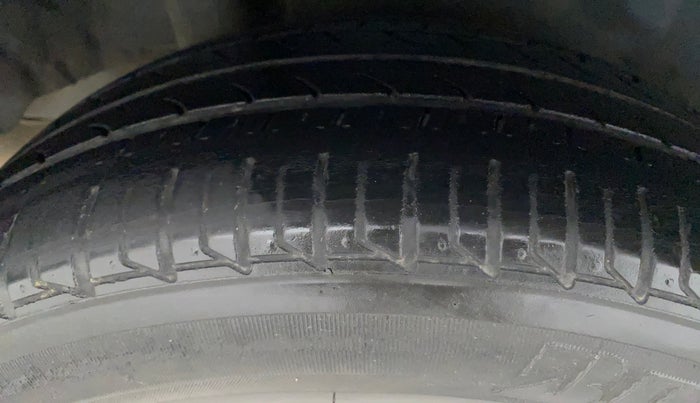 2013 Honda Amaze 1.5L I-DTEC S, Diesel, Manual, 97,892 km, Right Rear Tyre Tread