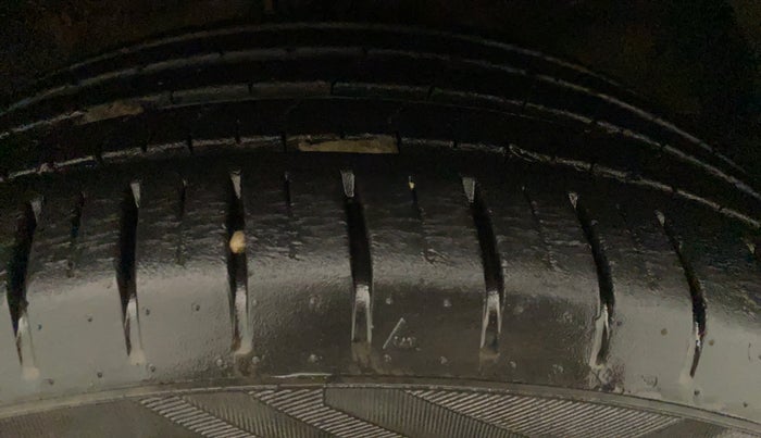 2020 Maruti Baleno ZETA PETROL 1.2, Petrol, Manual, 29,122 km, Left Front Tyre Tread