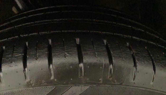 2020 Maruti Baleno ZETA PETROL 1.2, Petrol, Manual, 29,122 km, Right Front Tyre Tread