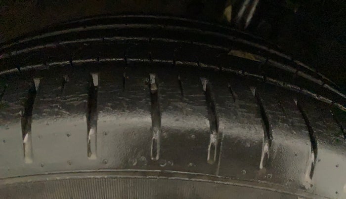 2020 Maruti Baleno ZETA PETROL 1.2, Petrol, Manual, 29,122 km, Right Rear Tyre Tread