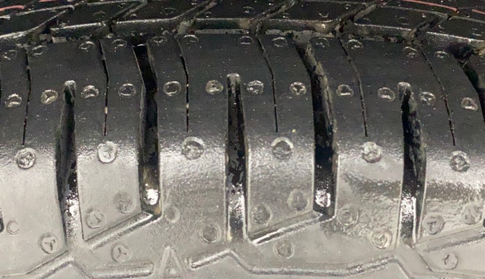 2019 Maruti Dzire VXI AMT, Petrol, Automatic, 57,928 km, Right Rear Tyre Tread