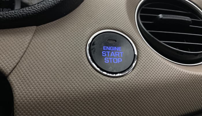 2016 Hyundai Grand i10 ASTA (O) 1.2 KAPPA VTVT, Petrol, Manual, 67,481 km, Keyless Start/ Stop Button