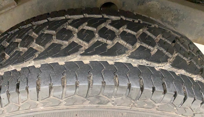 2011 Mahindra Thar CRDE 4X4 AC, Diesel, Manual, 60,803 km, Left Rear Tyre Tread