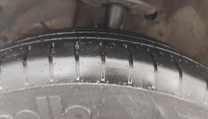 2024 Maruti Dzire ZXI CNG, CNG, Manual, 26,588 km, Left Front Tyre Tread