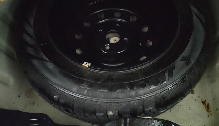2024 Maruti Dzire ZXI CNG, CNG, Manual, 26,588 km, Spare Tyre